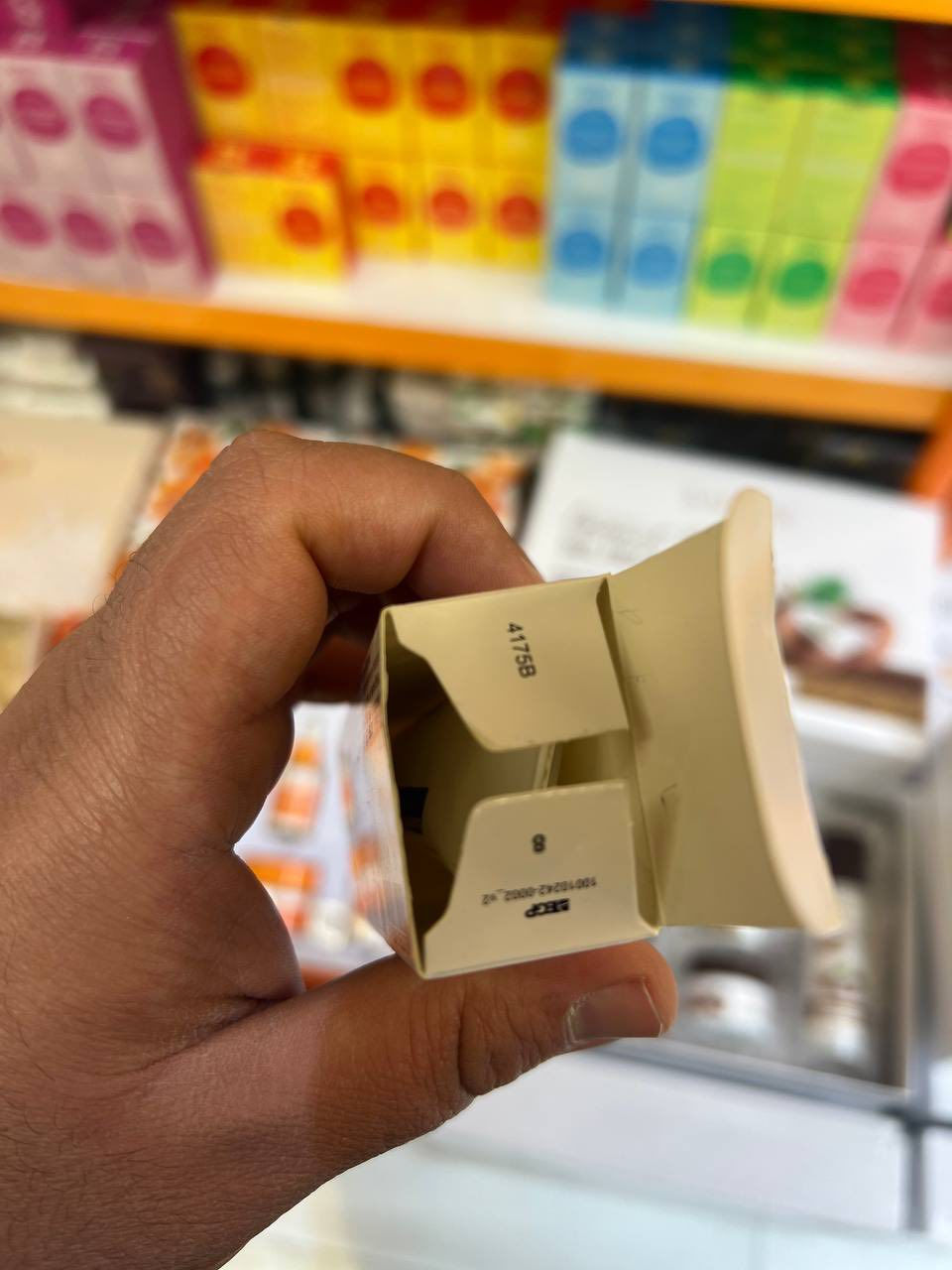 توفر الإصدار الجديد من عصارة A313 plus
عصاره المعجزه  313

متحتاجين تجميل لو تدخل جراحي
تعالج الكلف والتجاعيد تقدم السن 
غنيه بالكولاجين يعني نضاره البشره 
معالجه تصبغات الوجه وتوحيد اللون
كل هذا بعصاره وحده 🥰✋تريدين بشره صافيه وخاليه من التصبغات ؟
- استخدمي عصاره 313 وسوينه الج بيها عرض هم

زين شنو فوائدها ولأي بشره مناسبه ؟

فوائدها :
توحد لون البشره وتعالج كل التصبغات ب استمراريه تنسين شي اسمه تصبغات
- تعالج التجاعيد والخطوط الدقيقه
- تعالج حب الشباب وأثرها والرؤوس السوداء بسبب احتوائه على فيتامين A
- يعطي بشرة ناعمة وأكثر نظارة

مناسب للبشرة:
- بدأت تظهر فيها ملامح تقدم العمر
- للبشرة الدهنيه المعرضه للحبوب
- للبشرة الباهتة

 @إشارة


**إذا كنت صاحب هذا الإعلان وتريد حذفه لأي سبب، رجاءا أرسل رسالة إلى الدعم الفني**