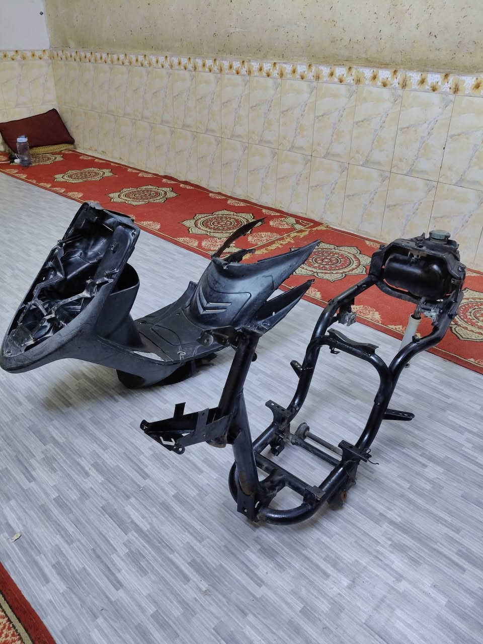 سلام عليكم شاصي مال ماكس عدله +سواد كله ختم واحد للبيع سعر خاص*********** متواجد واتساب فقط
