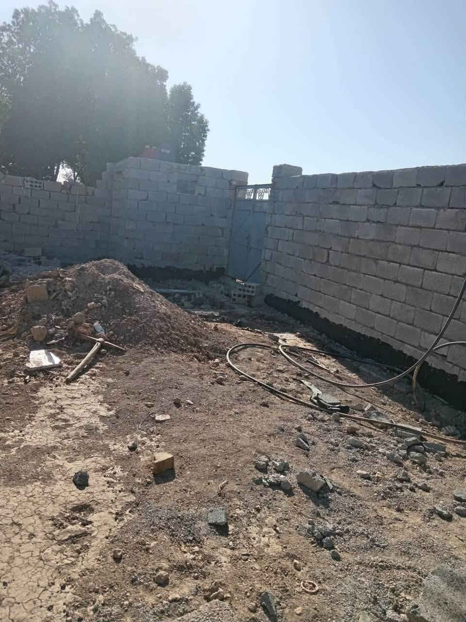 هيكل للبيع بقريت حسن أهلال شارع 40 قرب محطت الماء سند 25 سعر 20وبي مجال ***********
