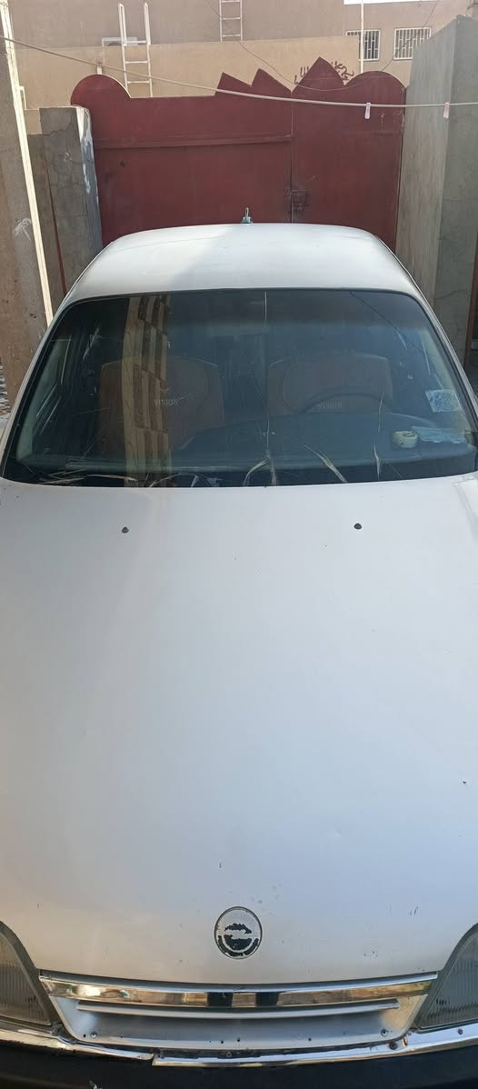 أوبل 93
رقم واسط 
مشروع وطني 
كير عادي مكفول 
مكينه 2000 مكفول 
كهربائات شغله كله 
باقي شوفت عينك 
شرط تراي 180

22 ورقه 
***********
