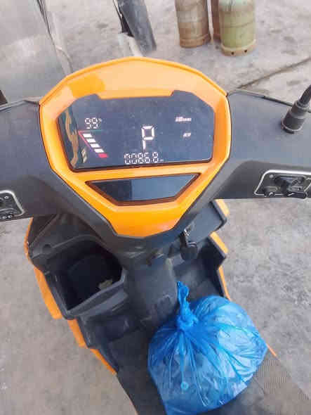 السلام عليكم دراجه شحن للبيع مديل 2025 نضيفه كلش اليثيوم صار شهر من اخذتهه  السعر 950 ديالى شهربان

‏‪0774 720 2512‬‏
