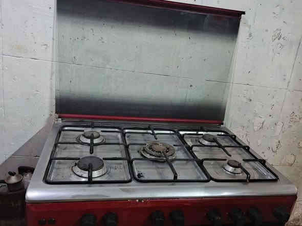 السلام عليكم 
غراض بيت نضيفات جداا المكان حي الجهاد الاستفسار ع هاذ الرقم ***********
