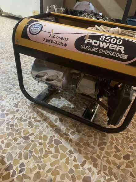 مولدة جداً نظيفة للبيع السعر  140 بيها مجال للتواصل واتساب ***********
