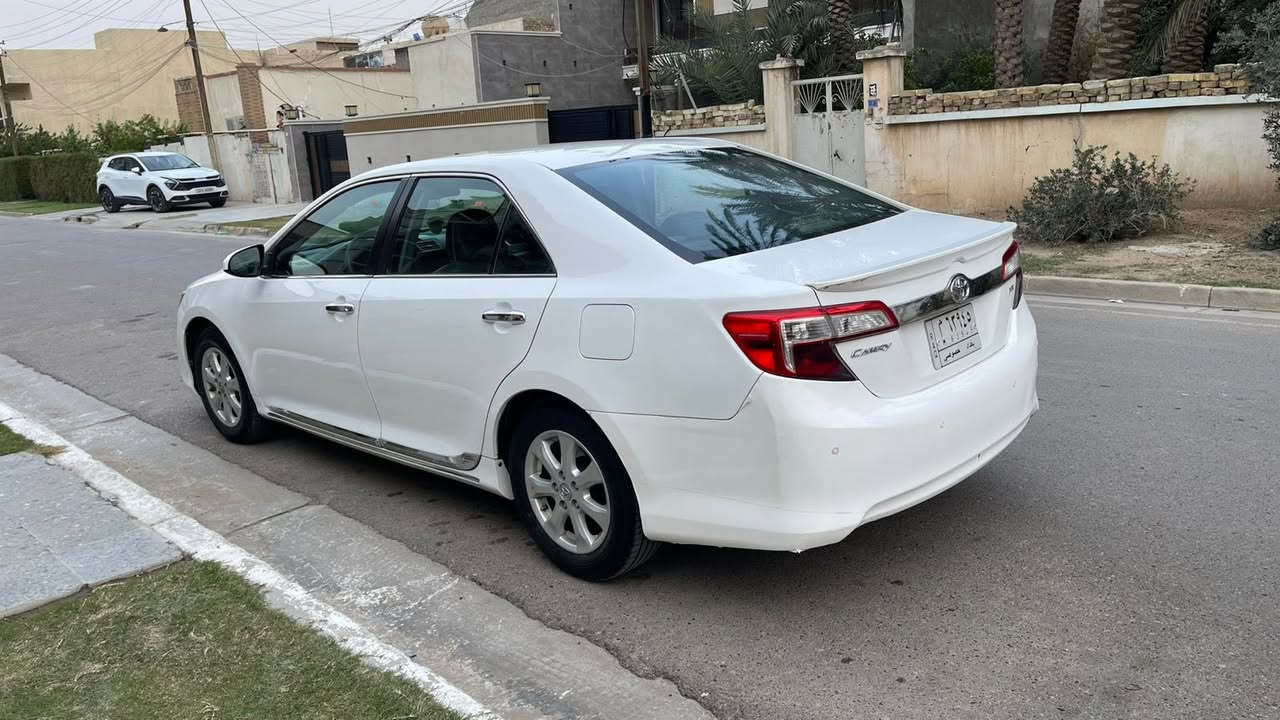 كامري 2012
وارد امريكي كلين
ماشيه118مايل
مواصفات Leقطعتين تبريد تحكم ستيرن حساسات شاشه كبيره 
بيها بارد اربع اصابع بلجاملغ الخلفي
***********بغداد حي الجامعه
رايدها 145بيها مجال
