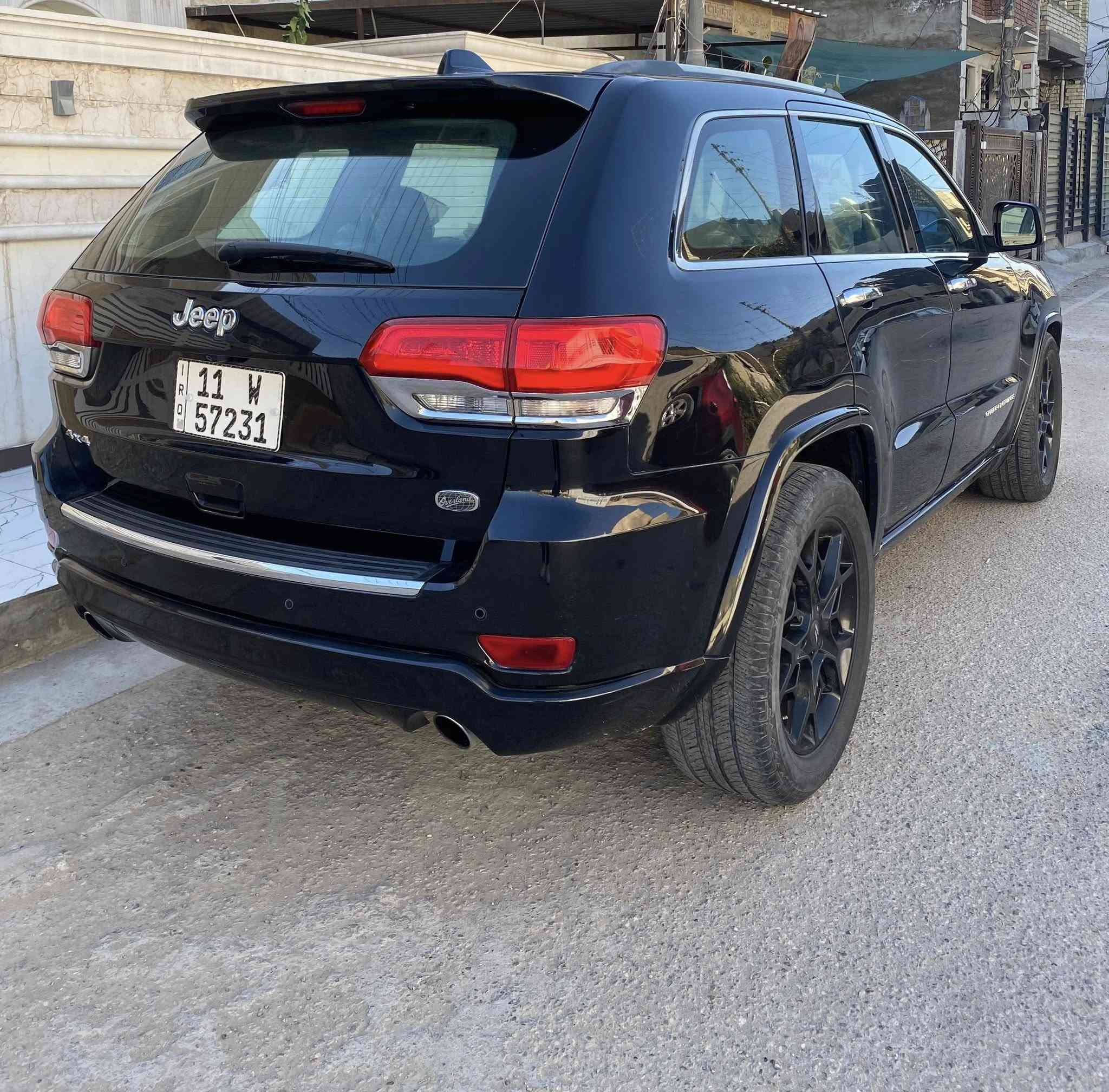 السلام عليكم 
١٧٨ وبيها مجال بسيط 

للبيع جيب كراند شيروكي اوفر لاند 
موديل 2016وارد خليجي  , 8 سلندر 5.7
رقم بغداد جديد ب اسمي سياره تحويل مباشر 
فووول مواصفات 1/1
* بصمة ، دخول ذكي ، تشغيل عن بعد .
* شاشة كبيرة تدعم كاربلاي .
* كشنات جلد ، كهرباء ، خزن ، تدفئة امامي و خلفي .
* بانوراما على طول السقف
* صندوق كهرباء .
* حساس خلفي ، كاميرا خلفية ، توقف ذاتي .
* شفتات ستيرن ، كروس سرعة .
* دفع رباعي ، 5 وضعيات قيادة .
* جكات هايدروليك (جوبلس) .
* منظومة زينون كاملة .
* اشاير بالمري ، مري قلاب ، تعتيم ، نقطة عمياء ، هيتر .
* اوتو ستارت ستوب .
* تبريد قطعتين .
* هوكات سحب امامي خلفي .
* وباقي المواصفات المعروفه
ماشية (١٧٠ الف) كيلو متر 

بغداد ، 
***********
