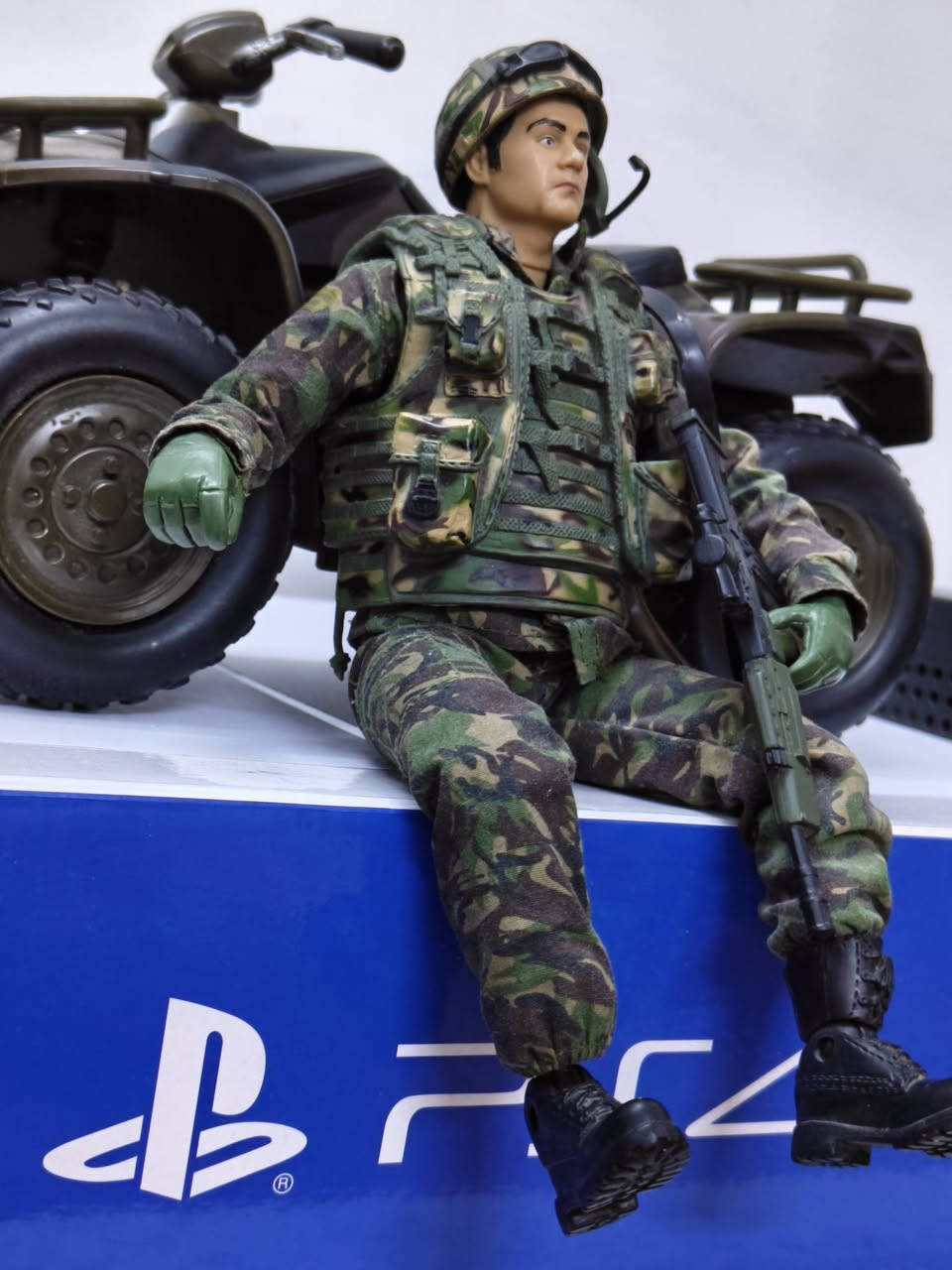 متوفر للبيع...
مجسم British Royal Soldier مجسم الجندي من مشاة البحرية الملكية كوماندو ...
مواصفات واقعية جداً مفصلي بالكامل بملابس حقيقية قابلة للغسل و خوذة متحركة ...الطول 28 cm 
مادة البلاستك المقوى المرن غير قابل للكسر....
للحجز والاستفسار مراسلة الصفحة على الخاص...


**إذا كنت صاحب هذا الإعلان وتريد حذفه لأي سبب، رجاءا أرسل رسالة إلى الدعم الفني**