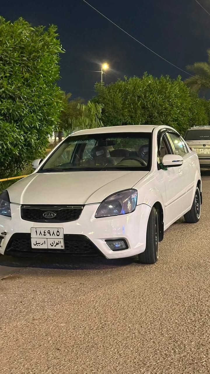 كيا ريو2011 خليجي 1600 سياره حلوه ماشيه 200 كير مكينه حداديه تبريد مداور وكاله وجاهزه السياره بيها رشات صبغ قليله أبيعها حزام السعر68 الاتصال عل الرقم *********** وخاص مفتوح عنواني النجف الكوفه
