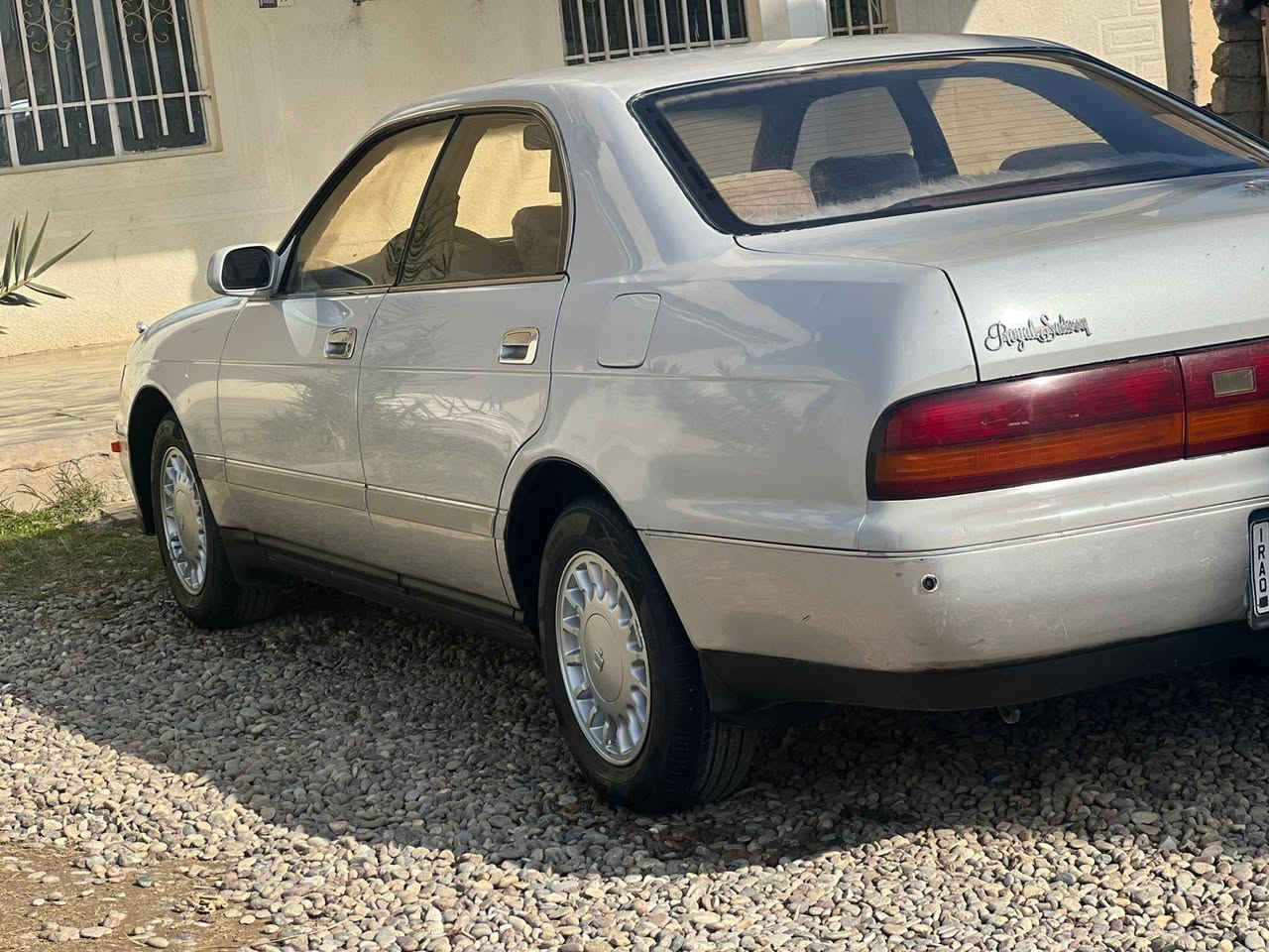 السلام عليكم بطه للبيع متصل موديل 93رقم نينوي الماني شرط التحويل كير محرك شرط صدر  تواير كلو جديد داخل جديد  تبريد تدفئه شغال  سياره بدون صبغ لايت زنون عالي ناصي مسجل شاشه  السعر 60وبيهه مجال الاتصال ***********
