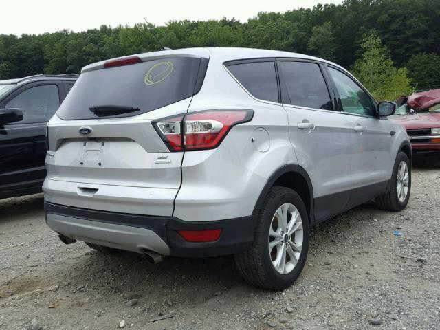 Ford escape 2017
نیو سندوق بۆیاغە 
دوو دەرگای کلێرە
93 هەزار مایل ڕۆیشتیە
گێرو مەکینە بەشەرت
سەنەوی بەسەرچوە
چەند دنکە تەزرەکی زۆر وردی هەیە بەس لەسەقف 
نرخی 96 کەمێک مجال
*********** مرغصور, أربيل
