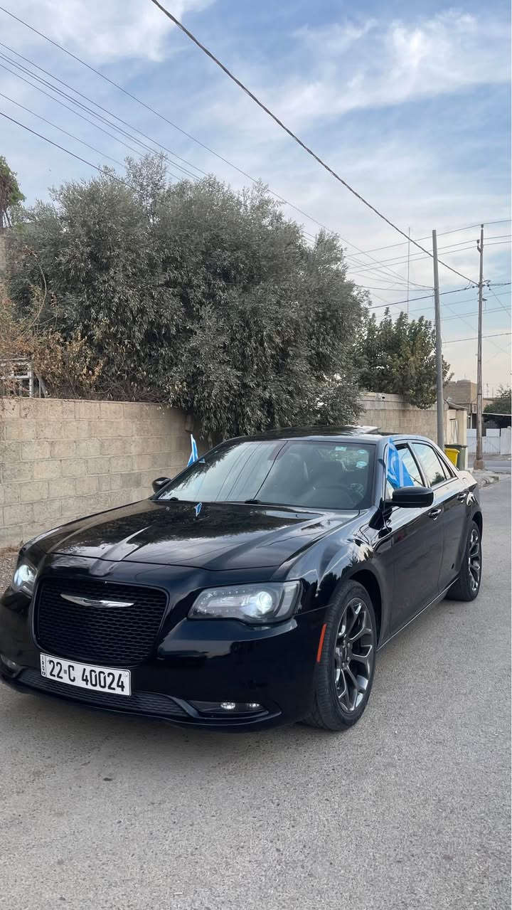 اوباما 2016 S فول كندي كلين بدون ضرر
رقم اربيل ب اسمي 
ماشي71 الف ميل حقيقي 
محرك V6 3.6 بانوراما شفتات  ستيرن سبورت بالگير وبالدشبول سستم صوت ودمام بالصندوك بلادي كشنات حظن وتطريز S كهرباء وتدفئة كشنات الاماميه عداد 260 كيلو مو ميل ويل 20 برونز منظومة لدات وعدسات جديد تبريد كهربائيات غرفه كله بشرط 
مكاني كركوك *********** للجادين بالشراء فقط كركوك, العراق
