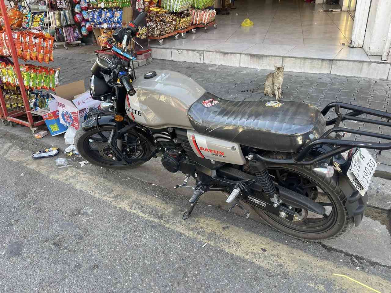 للبيع دايوان لايتي مرقم اربيل دراجه بعدها زيرو ماشيه 3500 الدراجه نقصها بس بكلايت خلفي موجود بس مكسور وبيها شخط بالتناكي مكينه وشاصي مكفوله السعر مليونين و800 وبيها مجال للتواصل ***********
