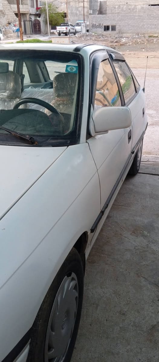 اوبل استرا 1992 محرك 16 گير عادي فتحه سقف سيارة بلادية بدون صبغ بدون حادث  سنوية لي 30 رقم كركوك مشروع وطني السعر 39 وبيها مجال للشراي ***********
