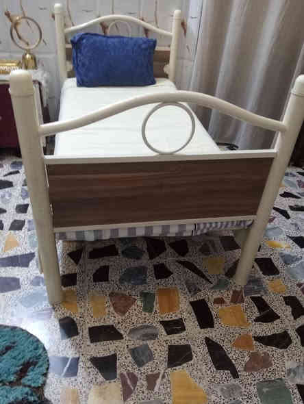 سلام عليكم جرابي البيع ام طابقين وترهم كل وحده وحده وببهن درج السعر 150 ثنينهن عنوان مدينه الصدر 
***********
