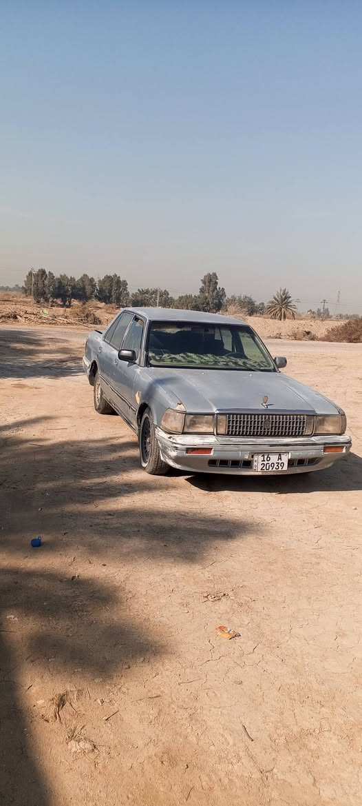 السلام عليكم
لبيع سيدان 89 محرك راس الثور كير جديد 
سنويه 2030 رقم الإنكليزي مكان الشاميه الديوانية 
السعر 30 وبيه مجال ***********
