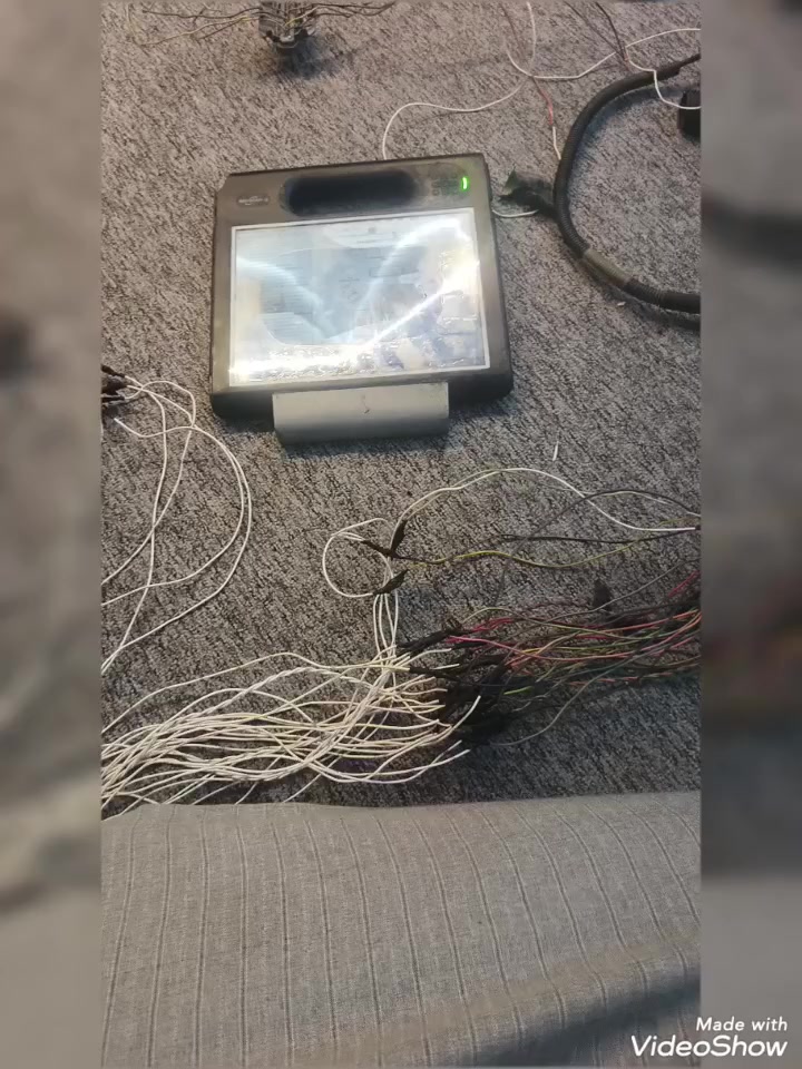 السلام عليكم اصدقائي ليوم باحد الورش في البصرة تم تحويل وتشغيل كير السون ومحرك كتر،c7 تم عمل ضفيرة للكير والمحركواشتغلت تمام وليد العسكري لفحص وبرامجه الشاحنات والمعدات*********** #انترناش #CAT #بيركنز #كمنز #دترويد #فالفو #وسنتن_تسار #فلات_لاينر #معدات_ثقيله #تصليح_برمجه_ #بصره_بغداد_موصل_كركوك_اربيل_ #الهندسه_العسكريه #الجيش_العراقي #الشرطه_العراقيه
