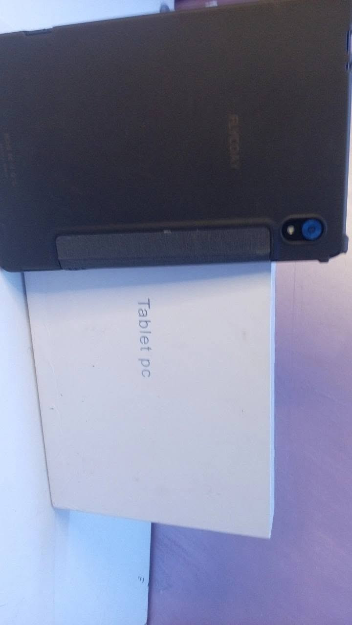 📱 FLYCOAY Tablet
✅ شاشة كبيرة 10 إنج تقريبًا 💯
✅ نظام Android 💯
✅ يدعم Wi-Fi 💯 
✅ كاميرا أمامية وخلفية 💯
✅ بطارية جيدة 💯
✅ مع الكفر الأصلي 💯
✅ مع الكارتون والكتيب الأصلي 💯
✅ شاشة نظيفة 💯
✅ جاهز للاستخدام مباشرة 💯

الشاشة والمعالج: شاشة بحجم 10.4 بوصة بدقة 2000 × 1200 بكسل، ومعالج ثماني النواة (Octa-Core) بسرعة 2.0 جيجاهرتز.
البطارية والكاميرا: بطارية بسعة 8000 مللي أمبير، وكاميرا خلفية بدقة 13MP وأمامية بدقة 8MP.
++ يدعم شريحتين (سيم كارت)
السعر 110 للأستفسار على هذا الرقم (***********)
