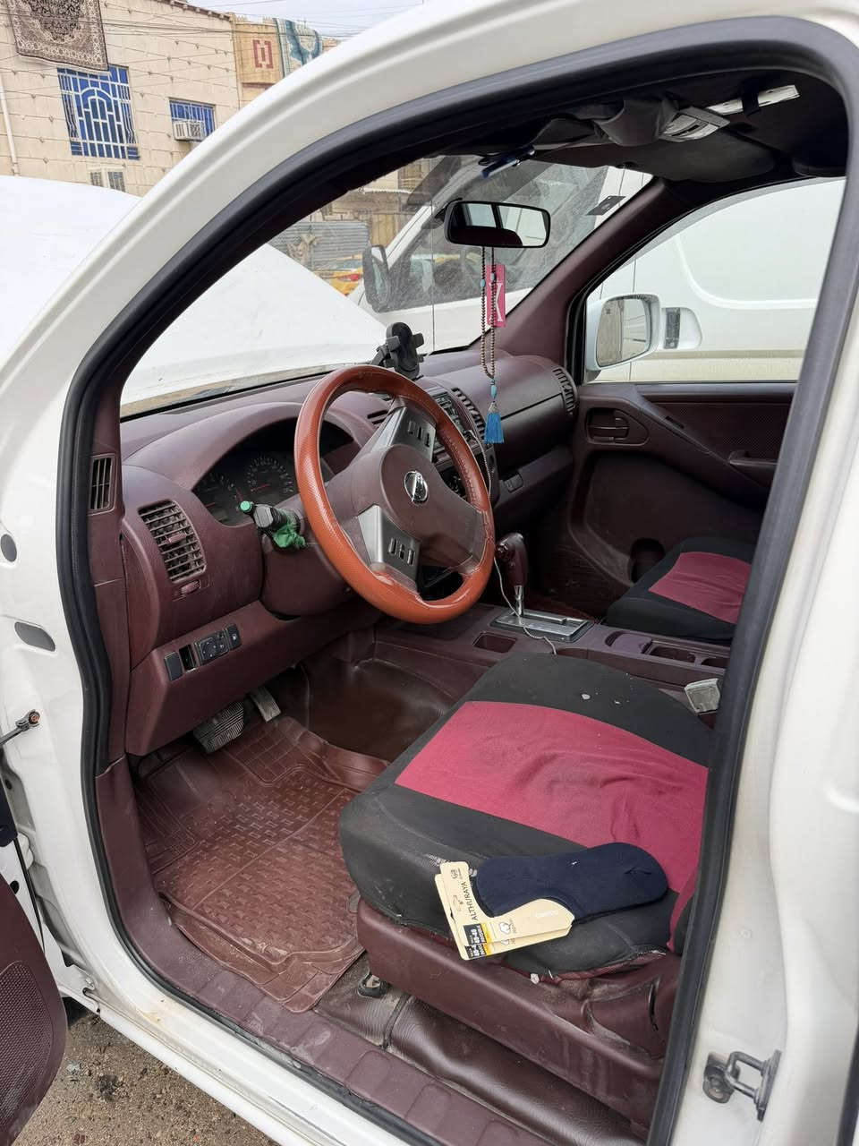 نيڤارة 2014 SE رقم بغداد السيارة جديدة من كل النواحي ومكفولة ما عده الجالمغ الامامي صبغ نص مو كامل وموجود سونار حديث للاستفسار ***********
