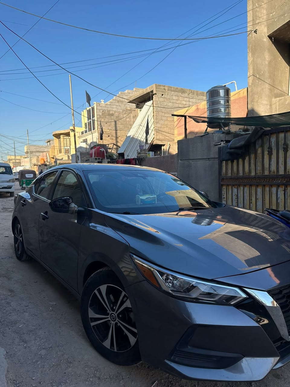 SentraSV2022
140ورقة قفل ضربتها مثل ما موضحا بلصورة وممأثر لا على كير ولا محرك ولا شاصي وبيها حادث من امريكا بلصندوق جداً جداً بسيط معدل بارد فقط ماشية 65الف ميل سيارة كلش حلوة ونضيفة 

مواصفات
محرك 1800 اقتصادي 
بصمة وبيها بصمة بل بابين الاماميات 
تبريد ثلج 
تحديد مسار 
النقطة العمياء 
حساسات امامية خلفية جانبية ٣٦٠ درجة الحساسات 
كشنات قماش 
ارضية مغلفة جديدة بعدها هية والكشنات
كامرة خلفية 
سيارة يم جناي يعني مو راكضة بعدها جديدة الشراي فقط يتواصل على الواتس اب فقط ***********
