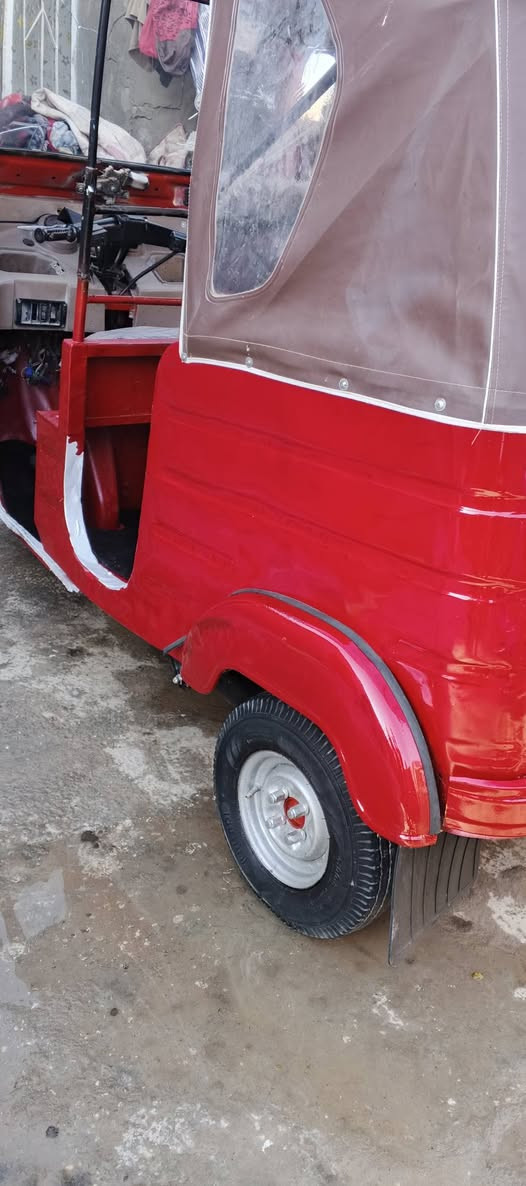 السلام عليكم اخوان تكتك مديل 16اوراق اصوليه شرط للترقيم تكتك كلها معمره مصبوغة عام مكينه 20 العنوان واسط السعر 3200 وبيها مجال حق الجيه *********** الشراي يتصل
