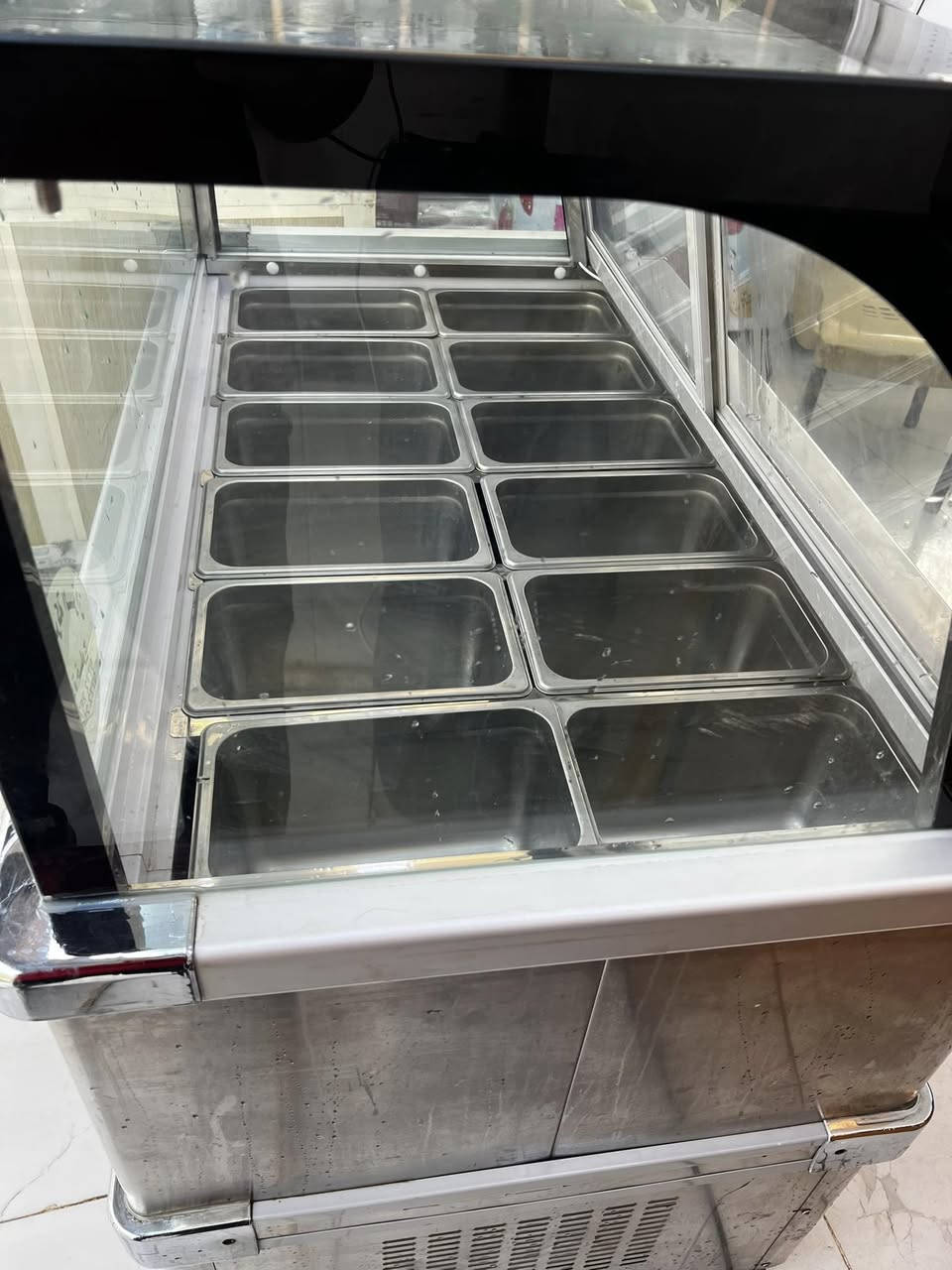 عارضة اجبان و مقبلات.  شركة الزان التركي 

اخت الجديدة استخدام 8 اشهر  12 بلانك

***********
