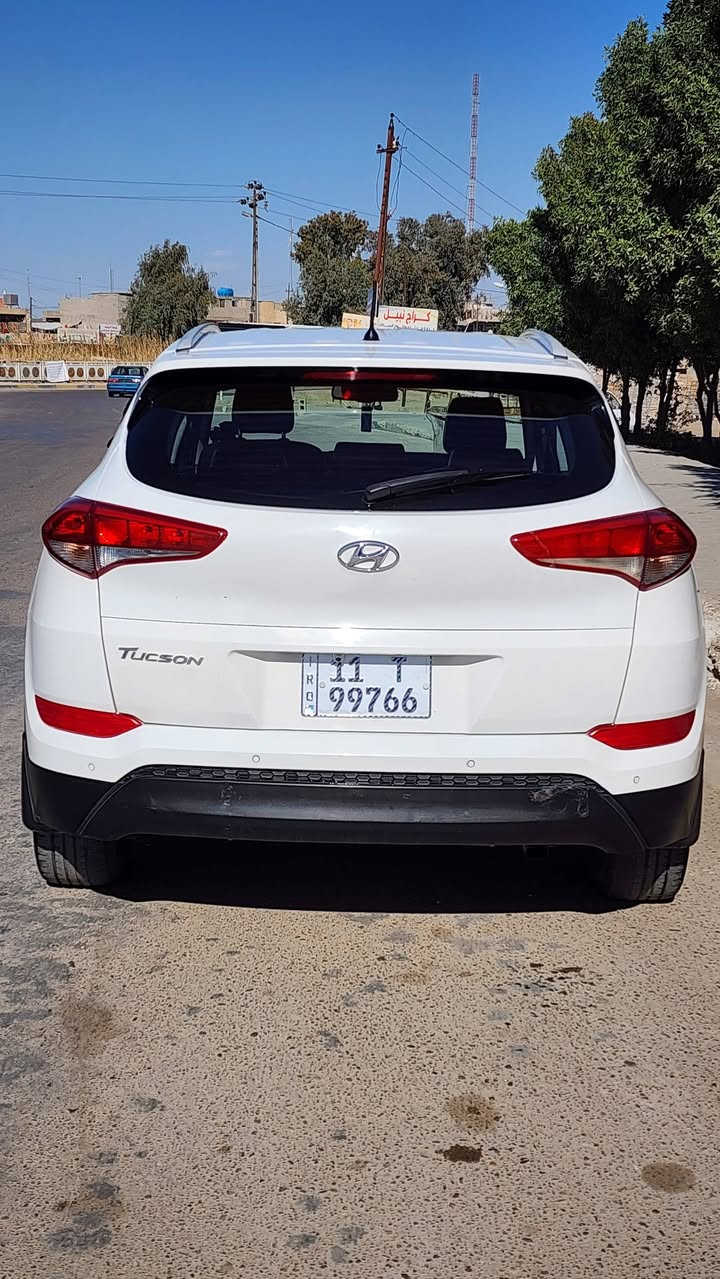 توسان ١٧ خليجي 
مكفوله عامه
رقم بغداد بسامينه 
السعر 155 نهائي 
مكان السياره بغداد السيديه 
*********** متوفر واتساب
