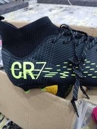 حذاء كرة قدم • CR7 • أسود فوسفوري