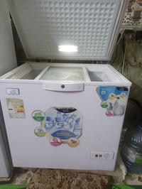 ثلاجة • نضيفه • حجم 12