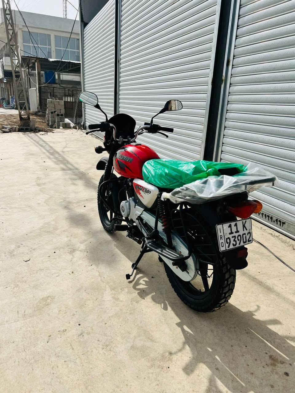 يالله
سلام عليكم 
دراجه بوكسر 2022
كفاله عامه جيب فيتر 
مرقم بغداد  نكليزي كامله 
مال جناي نضافه 100% 
شراي اتصل ودلل مكاني بعقوبه التحرير مقابل مستشفى الحياه 
*********** واتساب  
*********** اتصال
