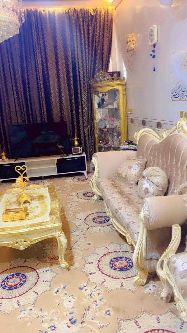 اللهم صل على محمد وآل محمد سلام عليكم من رخصة الادمن متاح بيت طابقين مساحه ٣٢٠ م الطابق الأول يحتوي على غرفتين نوم استقبال مطبخ حار بارد صحيات داخلي وخارجي الطابق الثاني نظام سويت سند ٢٥ تحويل مباشر باسم المشتري مع قطعه مساحتها ٨١٢م في منطقة شط الله واجهه ٢٨م ونزال ٢٩م مربعه  ملاحظه / ممكن ان يباع البيت وحده والقطعه ايظا تباع وحدها كلاهما قريب على شارع الزوار كربلاء طويريج عن الشارع٣٠٠ م اي استفسار الاتصال على هذا الرقم *********** او ع الخاص
