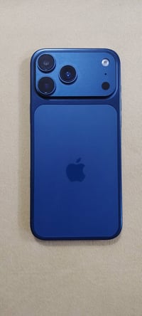 آيفون ١٧ برو ماكس • ٢٥٦ • بطارية ١٠٠