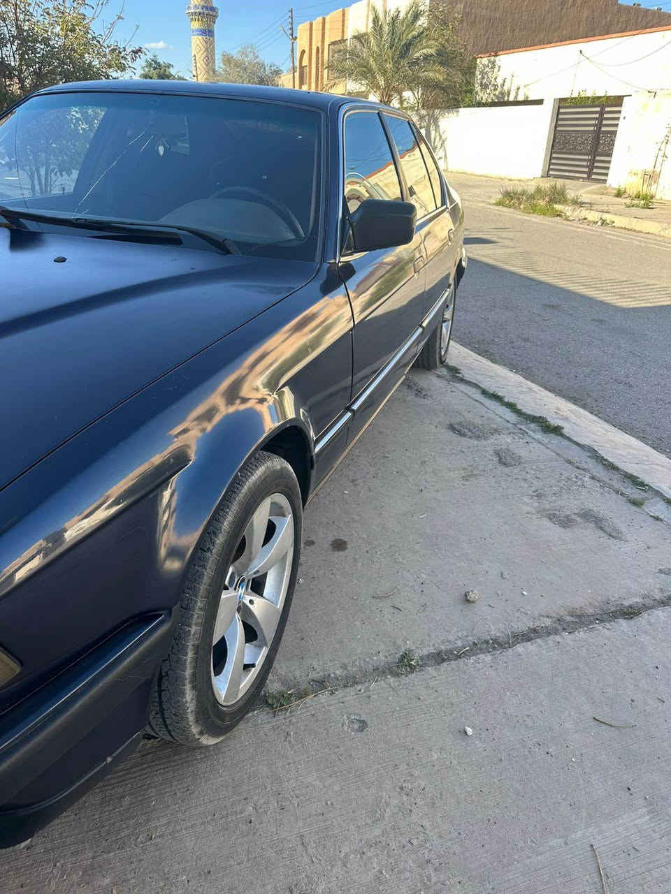 بيم موديل 1987حجم 730صبغ عام جماليه بدون ضربه محرك كير شرط تبريد شغال سياره نضيفه رقم دهوك شرط التحويل عليها غرامه تنزل من سعرها
مكان تكريت 
السعر 50بيها مجال 
*********** أربيل, العراق
