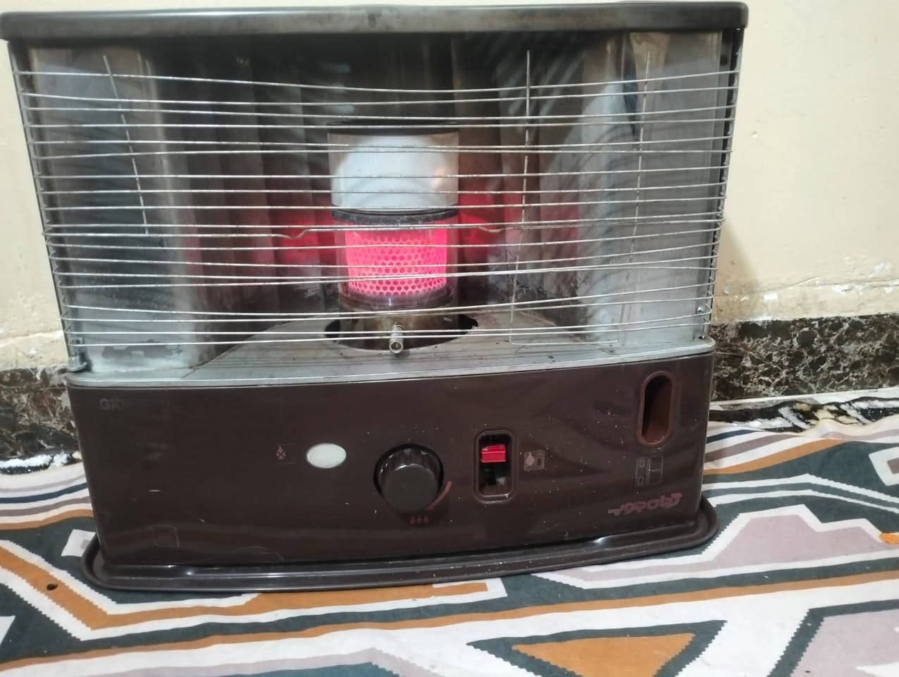 صوبه للبيع نظيفه فتيله جديده اصليه تاخذها بشرط لا هيس ولا غاز السعر٥٥الف الاتصال ***********
