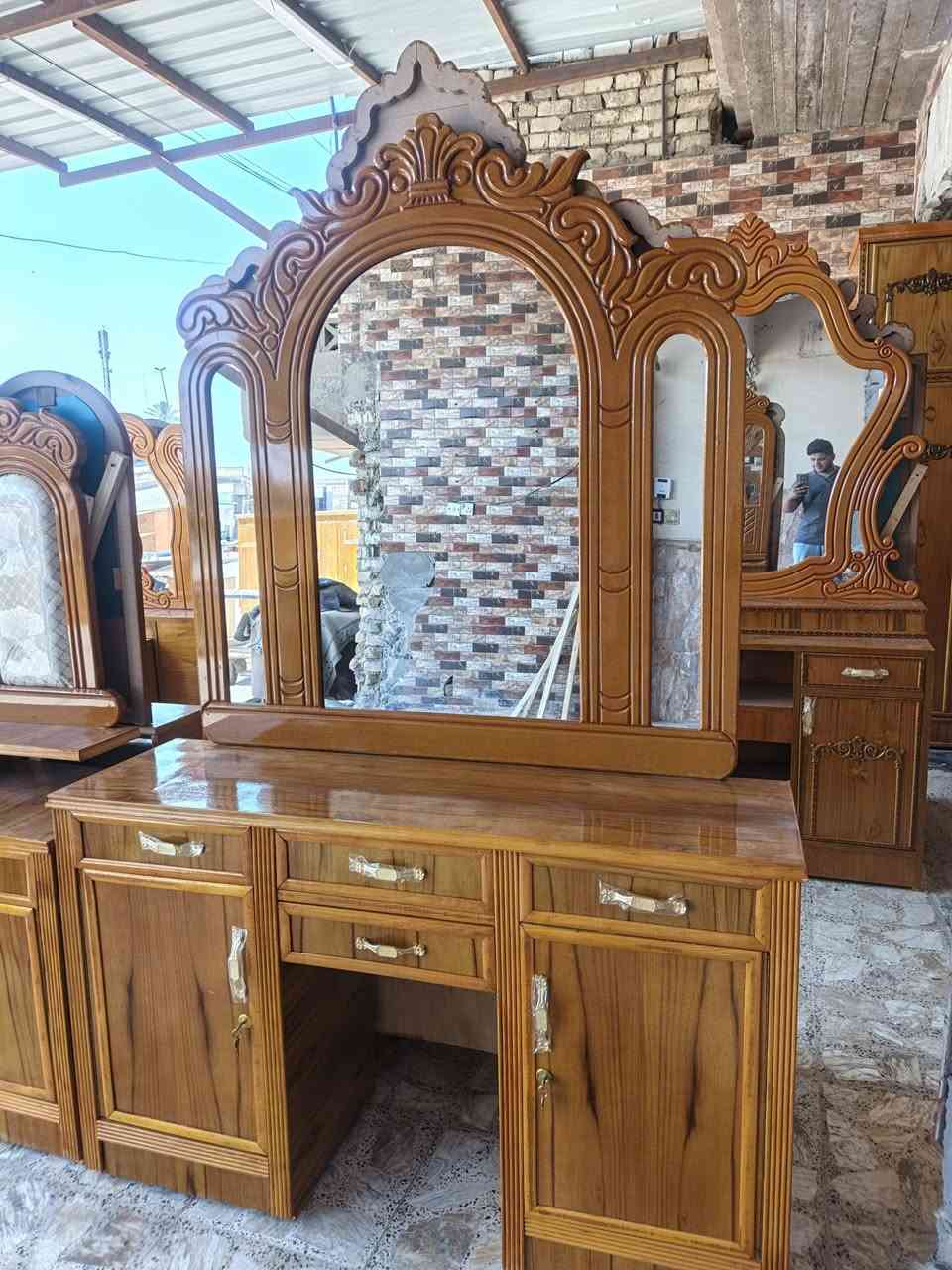 السلام عليكم غرفه ام 5 بيبان مقطعه كل باب لوحدها الداخل مالتها 4 ملم الخارج صاج 5 ملم الظهر چرچوبه براغي الفرش بلوك الزاويه بارتفاع الكنتور مثل الي بل صوره السعر خاص  الستفسار على الرقم *********** يوجد واتساب..... ملاحظة يوجد خدمه توصيل لجميع المحافظات كل محافظة وحسب البعد مالتها
