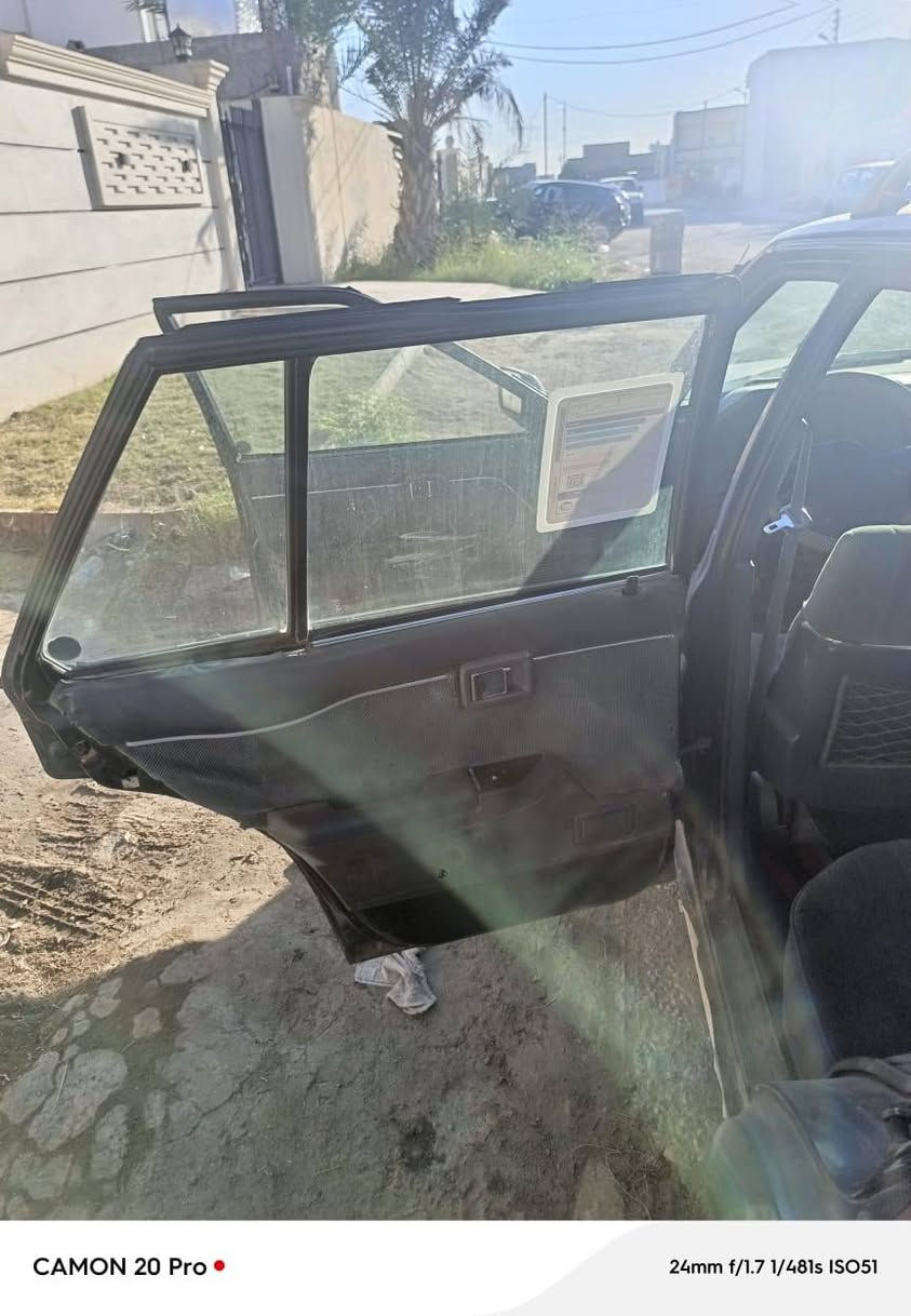 نيسان كايلبر موديل 1993 للبيع شرط التحويل سيارة كلشي مناقصها شغل وطلع السعر 23 وبيها مجال الاتصال ***********
