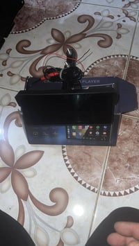 شاشه مال دراجه للبيع حجم الشاشه 9 انج كار بلي شعرها 60 وبيها مجال الرق...