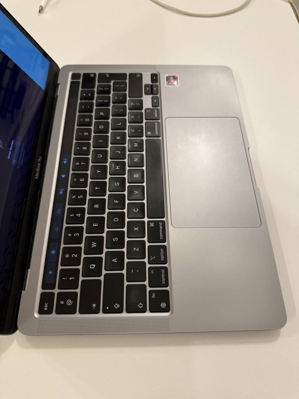 Macbook Pro 13" 2020
CPU M1
RAM 8GB
Battery Life 88%
Battery Cycles 218

نظافة 90%
اللابتوب شغال ومابي اي مشكلة فقط الشاشة يحتاجلها تبديل
السعر 400 الف
***********

