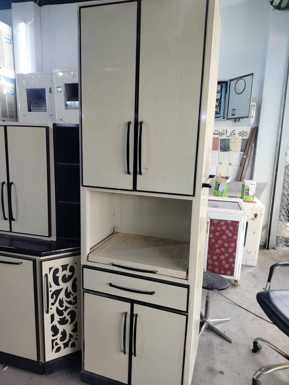 كاونتر 7قطع نضيف جدا نضيف سنك 2ونص فصال تركي عنوان موصل حي الوليد هاتف *********** سعر مليون بي مجال
