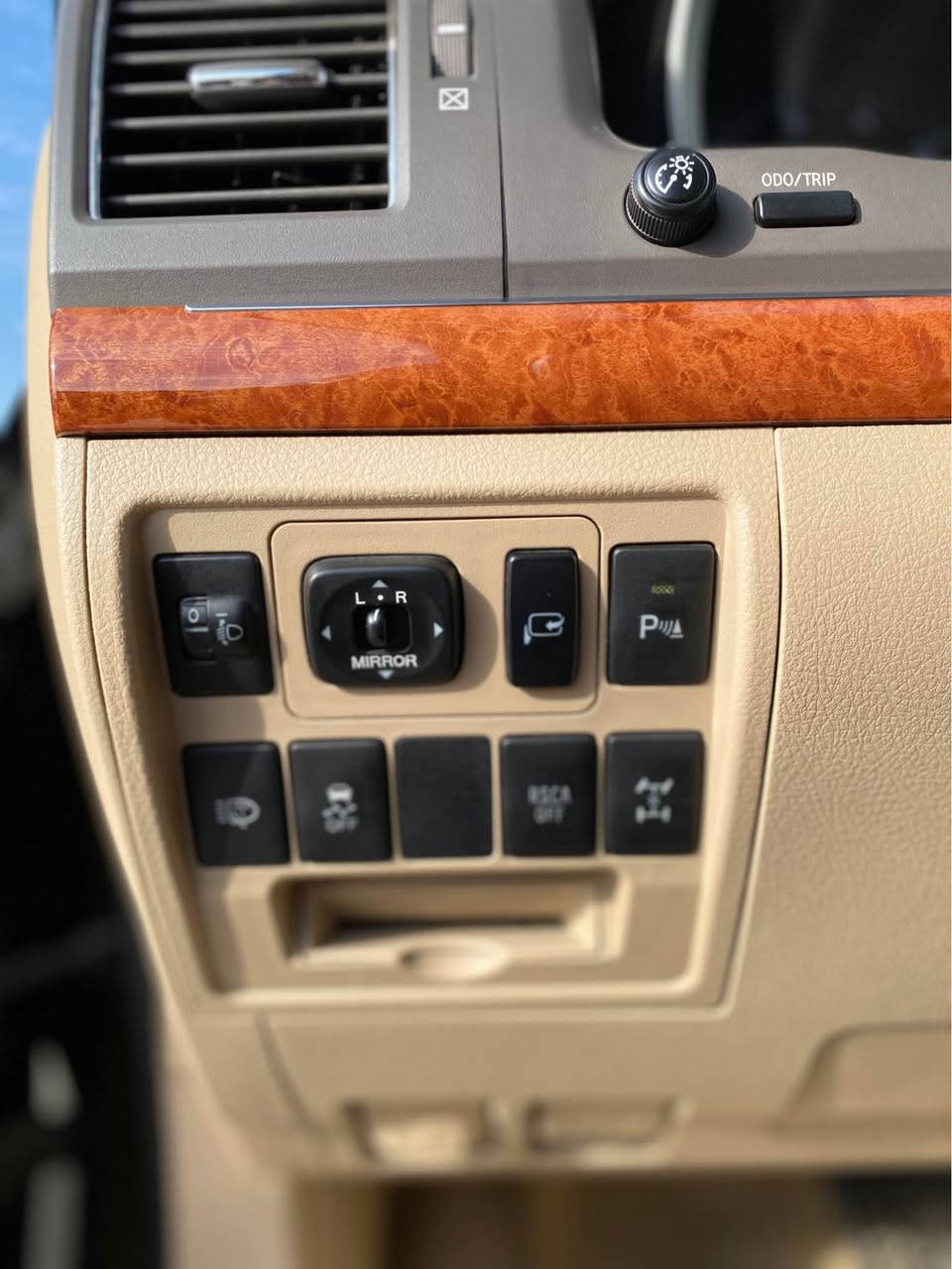 سلام علیکم
• TOYOTA LAND CRUISER
• مۆدێل2013
• مواسەفات VXR
• کوشین جلد کارەبای 
• کوشن سێ مۆدی غەزنی هەیە
• کوشن ساردوو گەرم
• بزوێنە (8) پستن
• بزوێنەر 5.7
• سنوق شەفت
• سەلاجە
• سەماحەJBL
1. ژ.م: ***********
2. ژ.م: ***********
سلام علیکم
• TOYOTA LAND CRUISER
• مۆدێل2013
• المواصفاتVXR
• کوشنات جلد
• کوشنات کهربائی
• کوشنات غزن
• محرک(8)Vصلندەر
• محرک5.7
• صندوق شفت
• الصلاچة
• صماحا JBL
• تبرید مرکزی
رقم:***********
رقم:*********** أربيل, العراق
