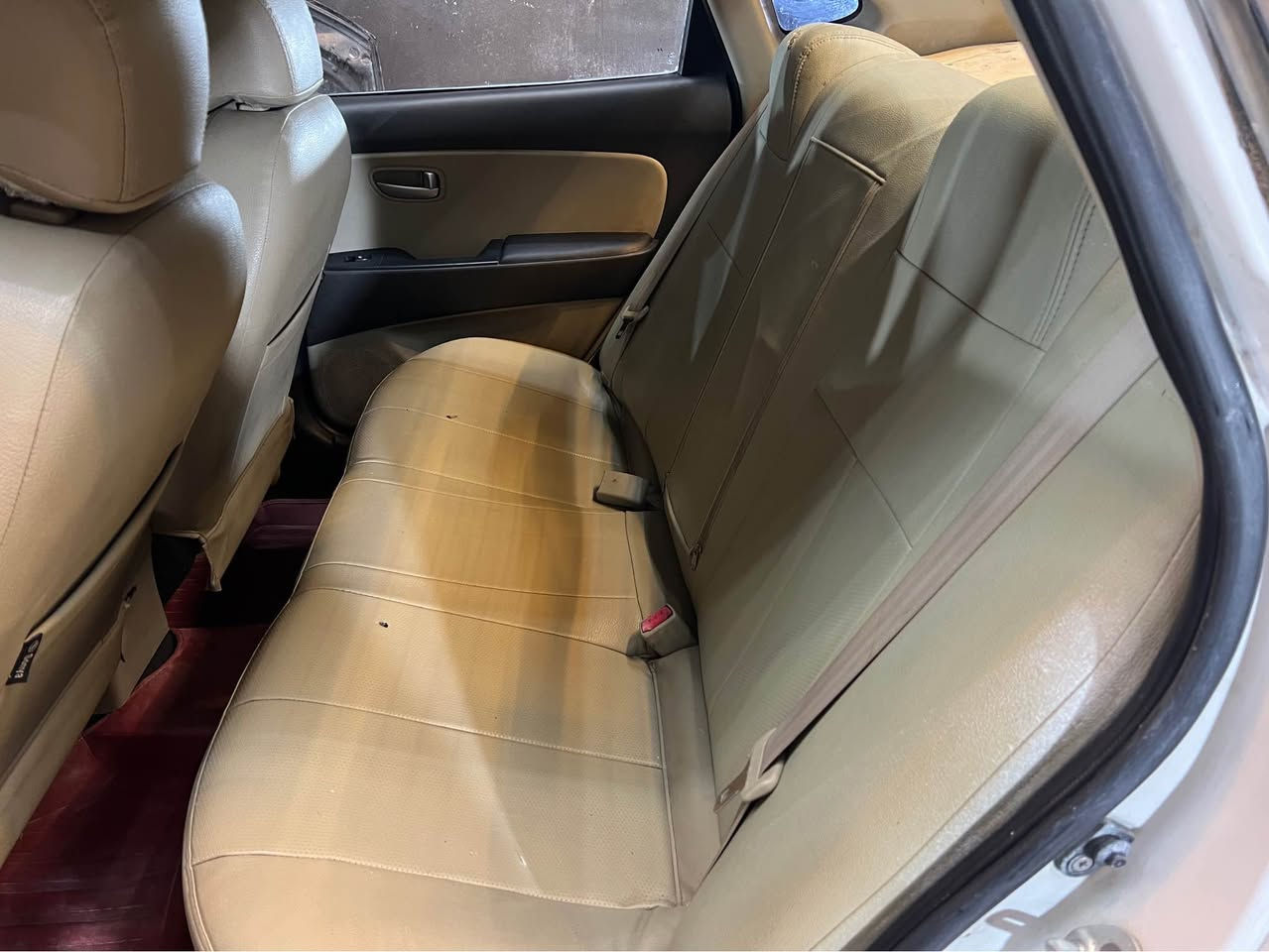 سه ره تا به ناوى خواى گه وره  
هوندا ئاڤانتى براوه ى دوبه ى تازه داخل بوو موديل ٢٠٠٨ سه ياره كه حمام و پوليش كراوه بى چال و شوخت گيرو مه كينه ى بي عه يبه سه رفو بوخارى نيه  پيشو دواى كه پسه بي دعم و ليدراوه ناوزه رد جلد وحاسه و ڤوليوم جام و كاره باى و گه رمى به ستراوه سه قفى بوياخ نيه كه ڤه رگوراو نيه نرخى ٥٠ گه لاو مه جال 
                                                                  ***********
                                                                  ***********
شوين هه له بجه ى شهيد حلبجة, السليمانية
