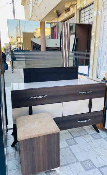 معرض الاخوين غرفه نوم ضخمه ٧ قطع ويا دوشك كلش نظيف سعرها ٤٢٥ الف ويا شد ونقل جاهز متوفر عدنا انواع غرف نوم *********** واتساب مكاني حي البكر
