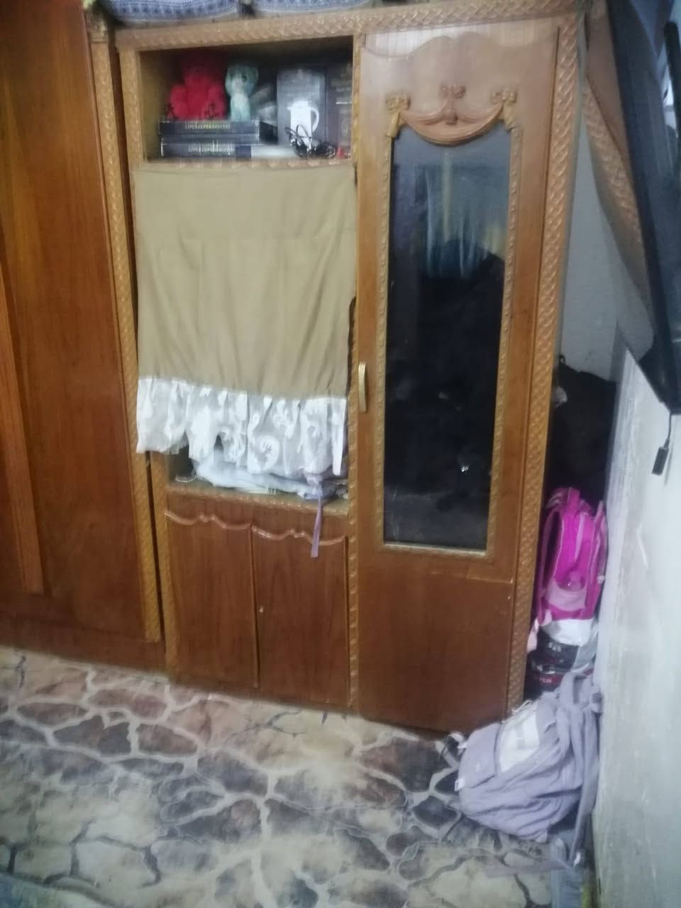 غرفه ام خمسه السعر ٣٥٠ الف العنوان ذي قار قضاء الغراف
***********
