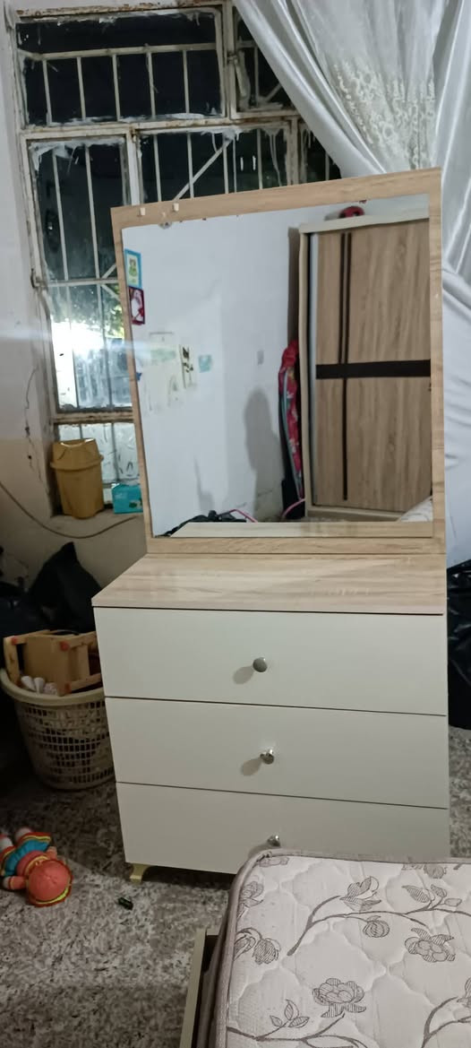 دەستی دووی چوارقورنە   تاقم نوستن خاوێن و 
تووندوو تۆڵ بۆ نرخ نامە بنێرە 
0751 855 85 83
