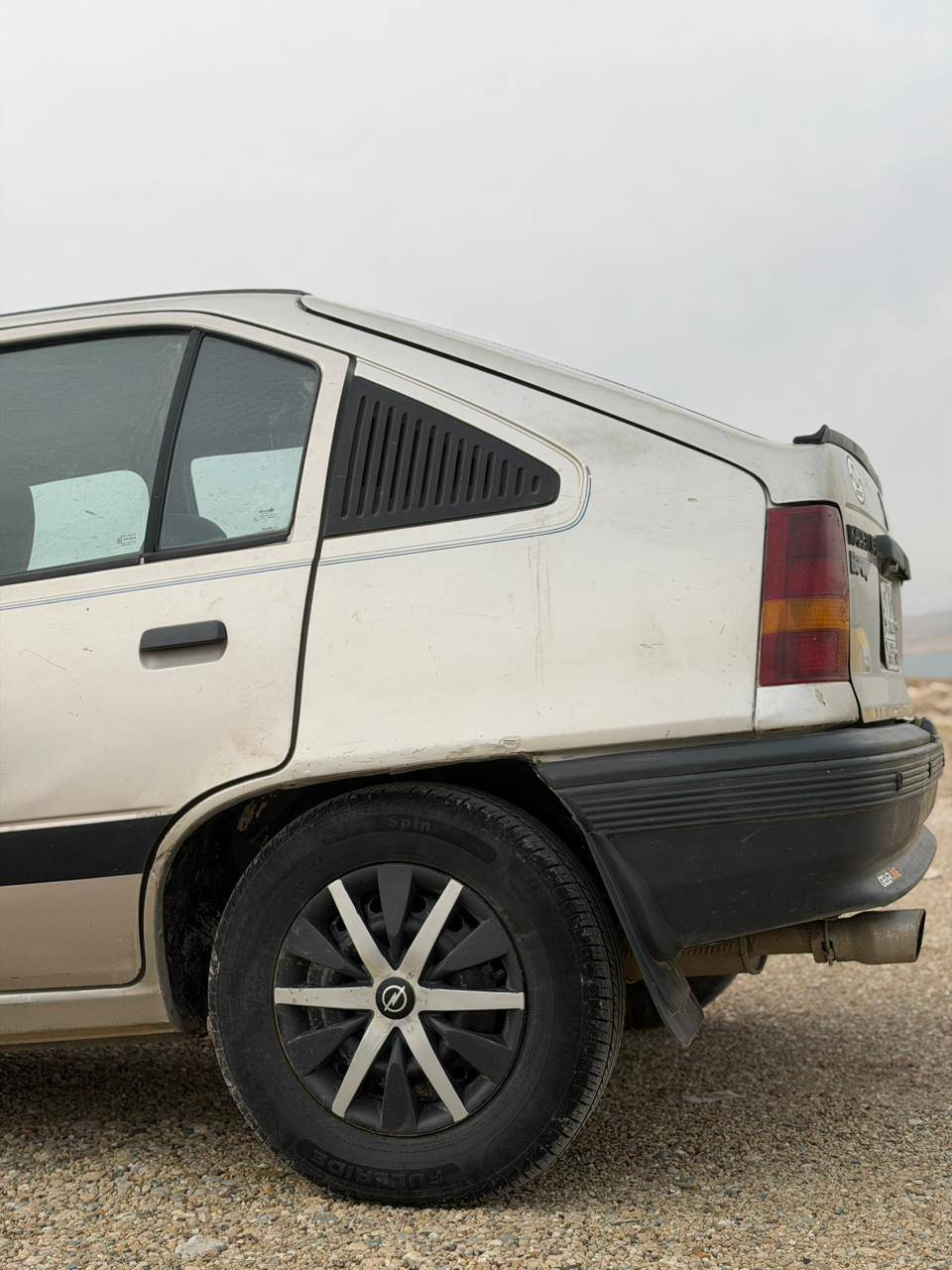 السلام عليكم
للبيع اوبل كاديت بلاديه

وضع شركه لا صخه ولا صبغ موديل 1991 حجم 16 ستيرن بور قفل مركزي اوتماتيك كير شرط محرك بي بخار السعر 31 وبيها مجال مكلف بنشر اتصل وتدلل 

*********** / ***********
