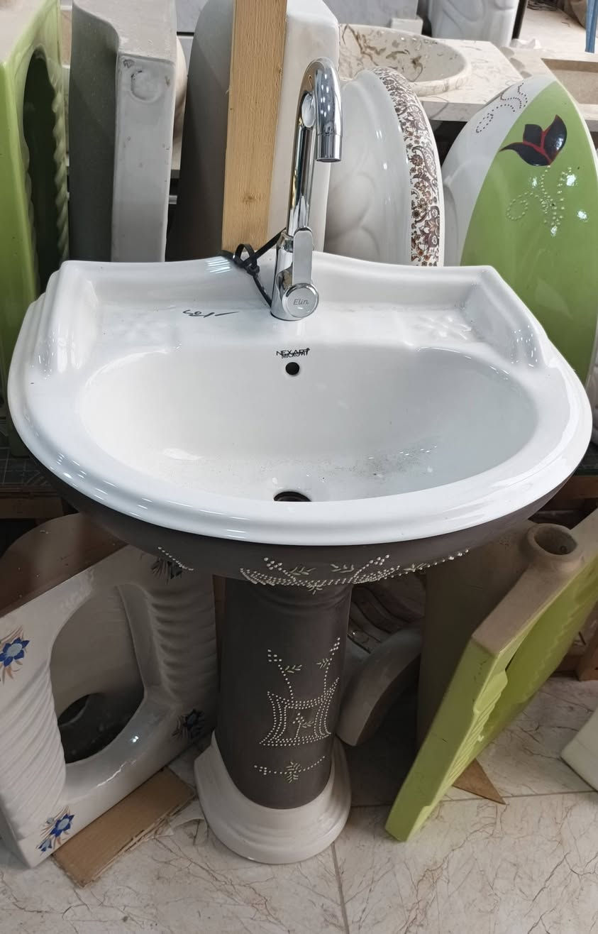 مغسله هندي السعر ٤٥ ألف. 
محلات الفهد ديالى كنعان 
***********
