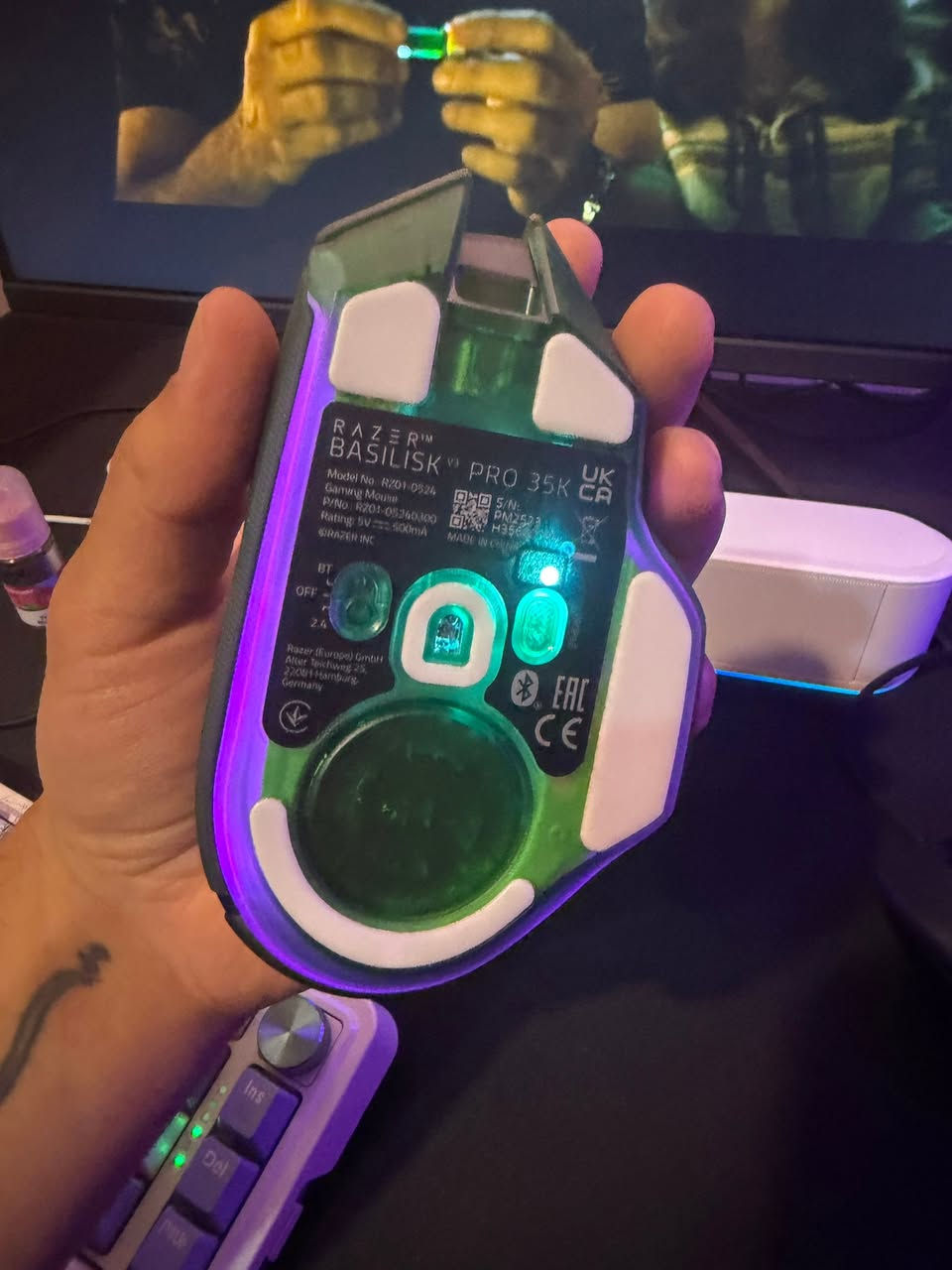 للبيع
Razer basilisk v3 pro 
Phantom green edition
150 الف قفل 
بغداد 
***********
