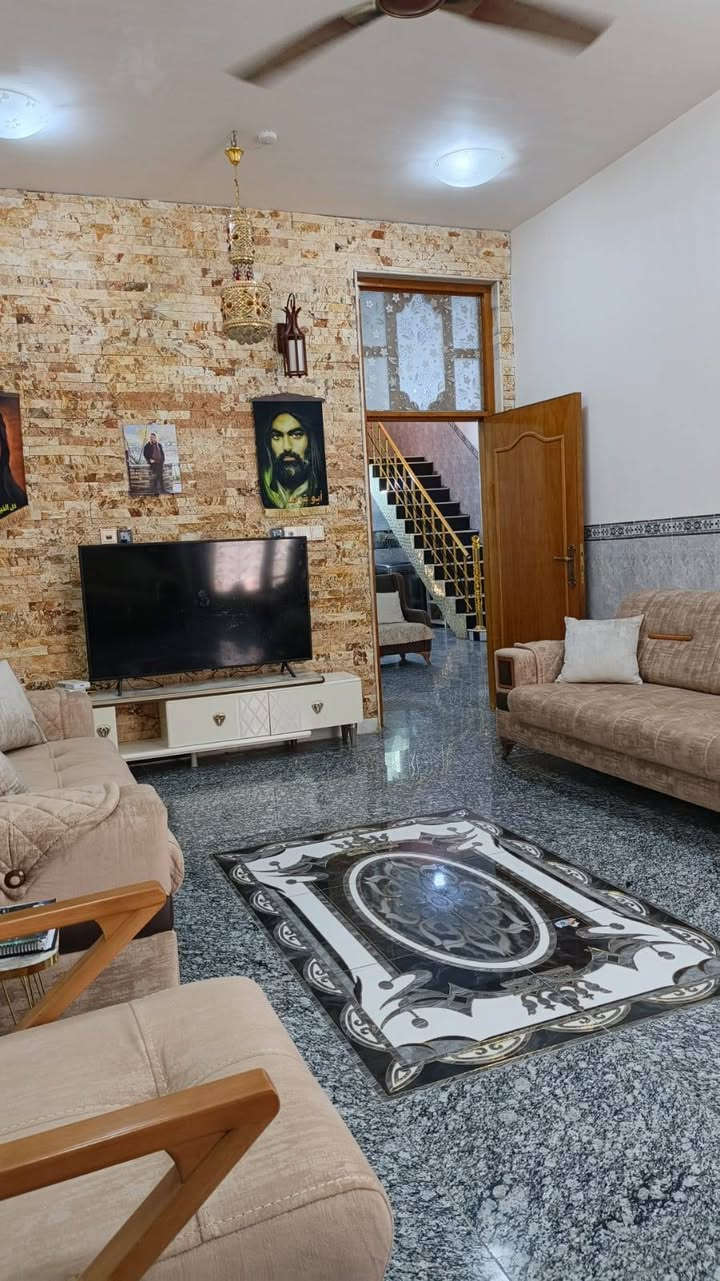 🏠 دار  لـــلـــبـــيــع 🏠 
 
الموقع : حلة .. ابي غرق حي السلام بستان حمد قرب مدرسة الصقور 
                                                        
نـوع الـعـقار:   (طابو صرف ) 
 مساحه 150 طابقين 
تفاصيل البيت
طابقين
الطابق الأول
غرفه + استقبال + مطبخ + هول +مجمع صحيات طرمه +صيحات خارجية
الطابق الثاني 
غرفتين نوم كلدور
سطح عالي وناصي 
يبعد عند الشارع ٤٠متر 
عرض الشارع ١٥ متر
السعر ١٤٥ 

------------------------
#لـــمـــزيـــد مـــن الــــعـــروض يـــرجـــى الاعـــجـــاب بالـــصـــفـــحـــة لـــيـــصـــلـــك كـــل جـــديـــد&
======================
#لـــمـــن يـــرغـــب فـــي عـــرض عـــقـــاره لـــلـــبـــيـــع فــي الـــبــيــج يـــرجـــى الــتــواصــل مــعــنــا ع الــخــاص 

#مـــكـــتـــب
 شهاب العبادي للعقار
#الـــكـــائـــن فـي ناحية ابي غرق - حي الجواد- قرب جامع المتقين 
------------------------------------------
لـــلاســــتـــفـــســـار الاتـــصـــال عـــلـــ

*********** 
***********
