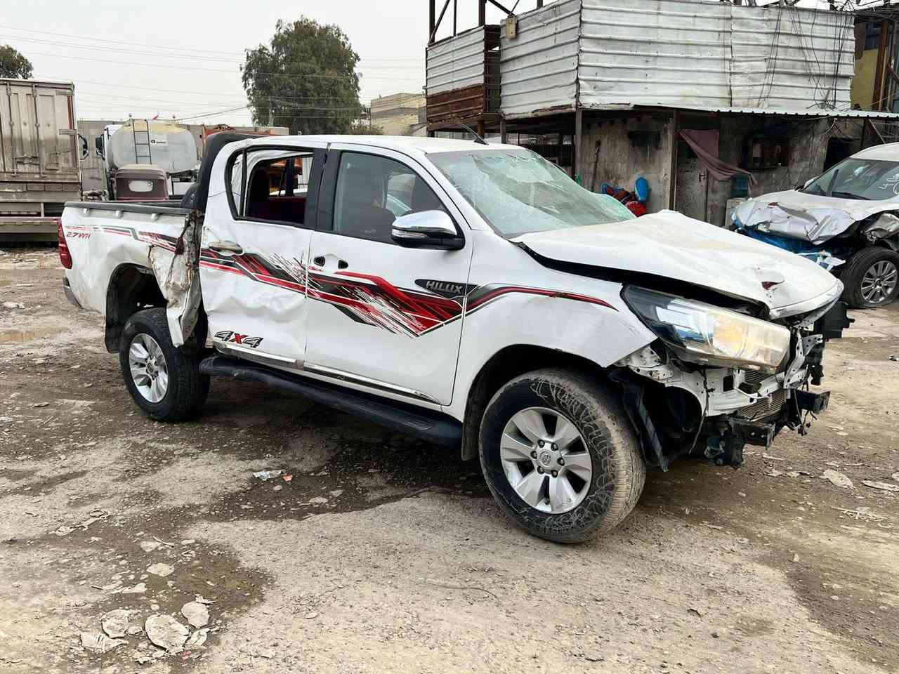 بيكم هايلوكس فور ويل رقم بغداد جديد اوتماتيك فول مواصفات شاصي كفالة مكينة وكير مابيهن شي شغالة وتمشي بيها حادث موضح بالصورة مكان بغداد *********** ثاني ***********
