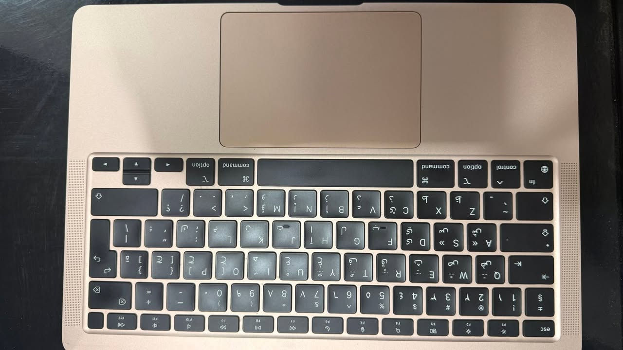 Macbook air M1
Storage 256gb

Memory 8gb

Battery 🔋 96 

مستخدم قليل كولش نضافتة ١٠٠ بالمية 

سعرة ٦٠٠ الف و بي مجال بسيط
للاستفسار : ***********
