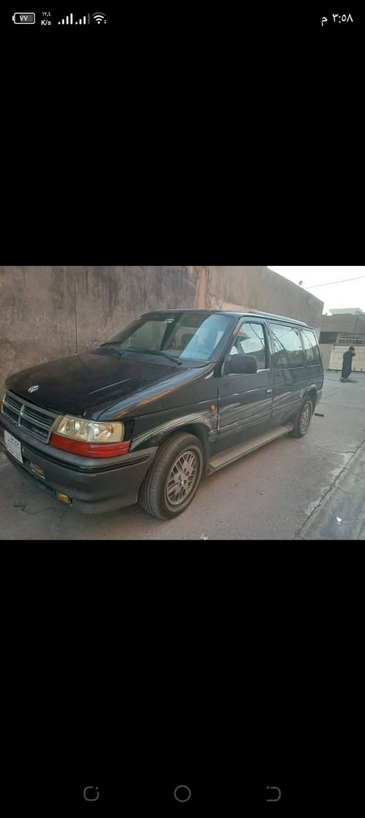 سلام عليكم كلايزر للبيع سياره نضيفه دوشمه جديد كشنات وارضيه وتايرات جدد لا صرف ولا نفخ محرك دوج وتبريد ثلج ***********
