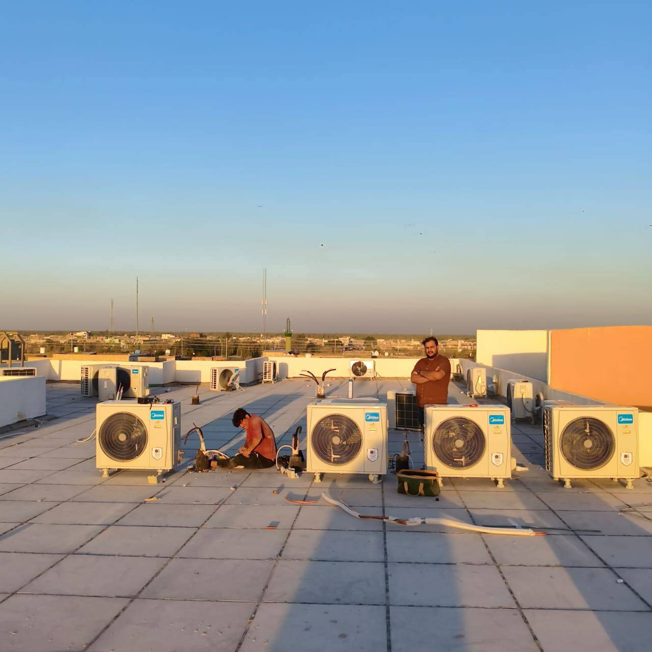 شركة المهندس 
اكمال وحده الخارجيه 
نوع السبالت ميديا 
مدارس النموذجيه الصينيه 🇨🇳
***********
